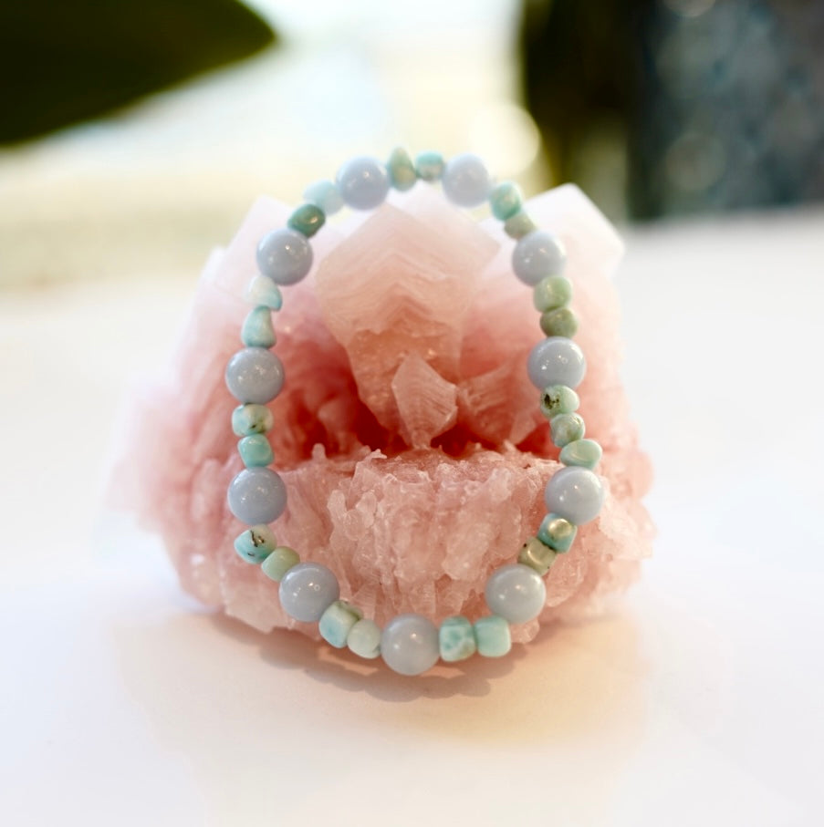 Crystal bracelet - size S/M - Angelite / Larimar